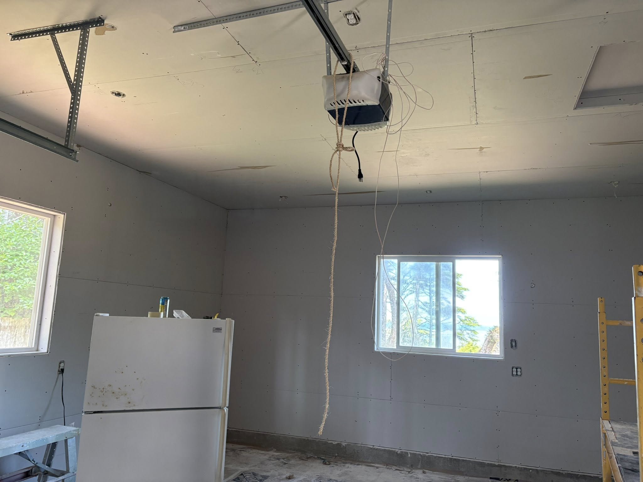 Drywall installation photo 2